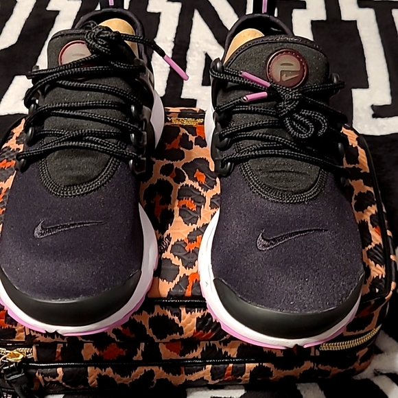 Nike Presto Shoes - Picture 2 of 4